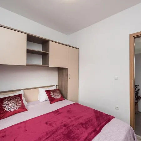 Apartman Lavi Zára
