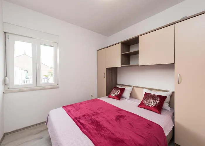 Apartman Lavi *