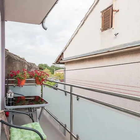 Apartment Lavi